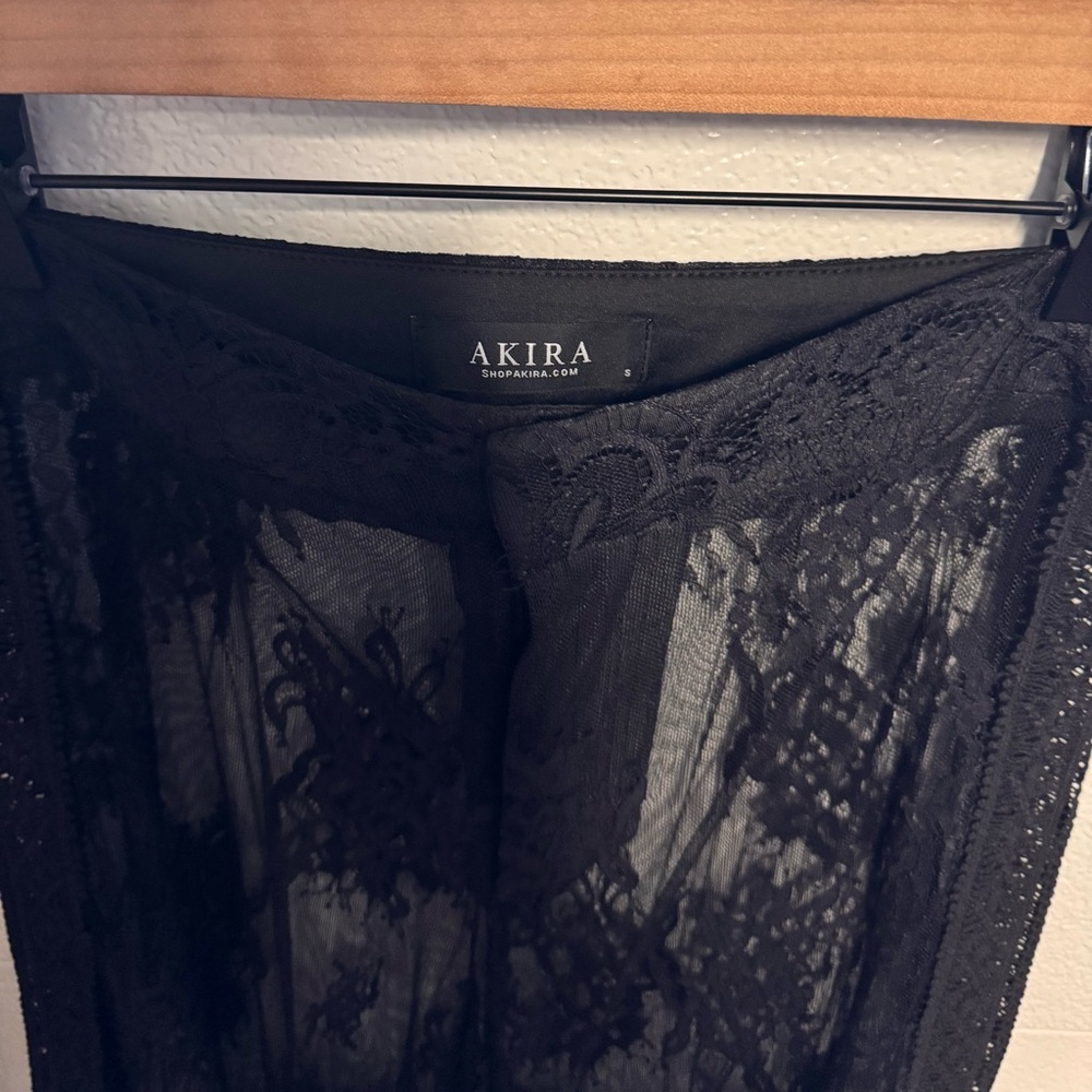 AKIRA Elegant Black Lace Set - Picture 5 of 9